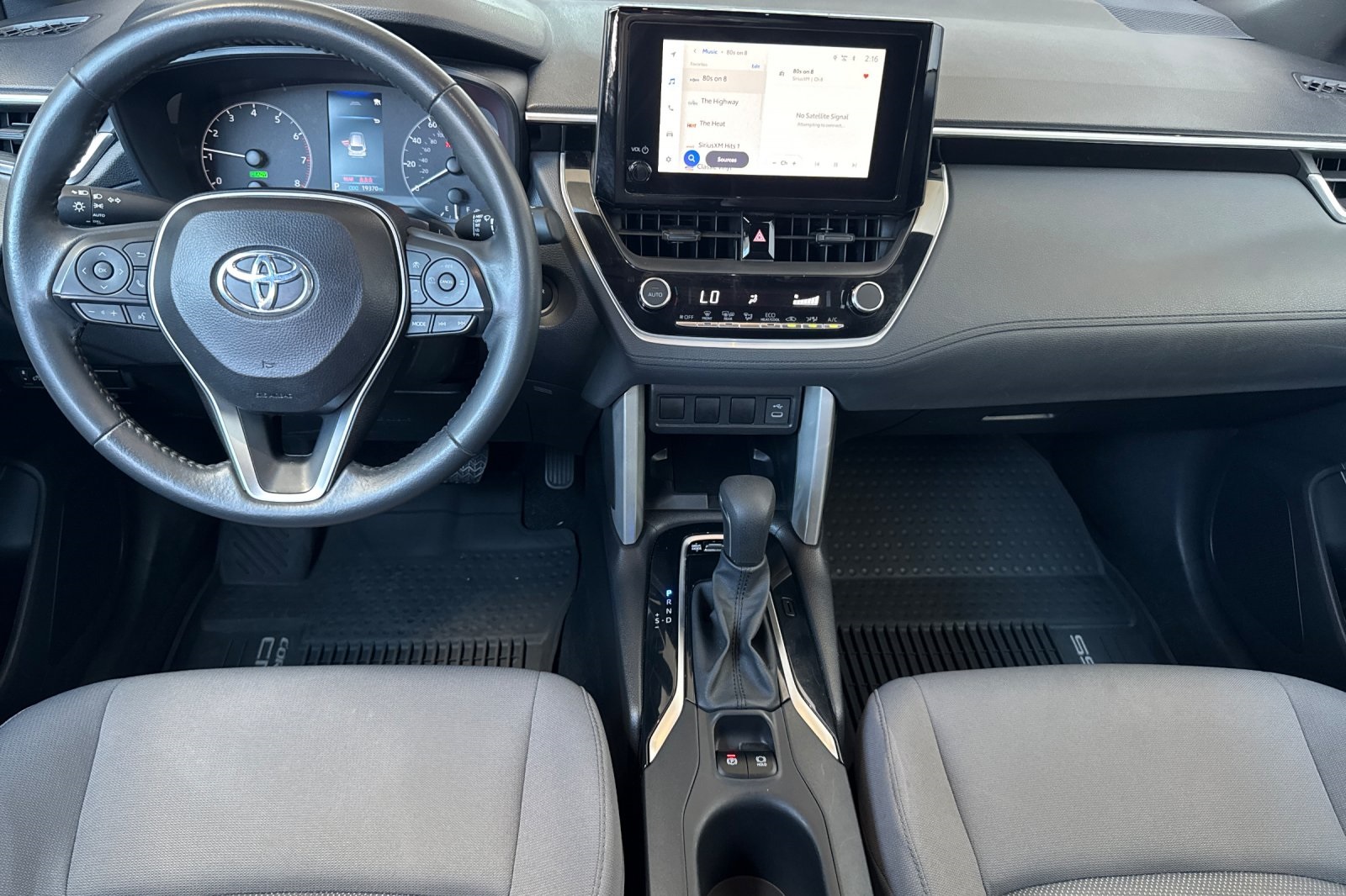 2024 Toyota Corolla Cross Hybrid SE photo 15