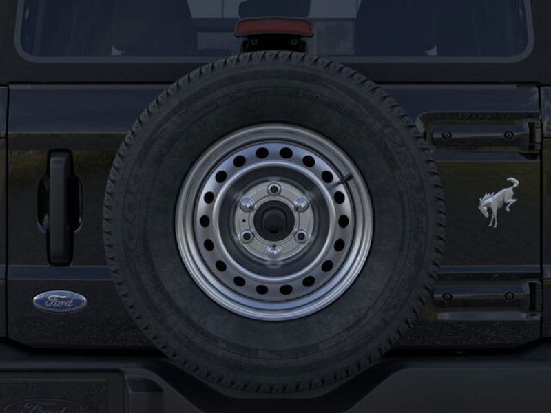 2025 Ford Bronco Base photo 22