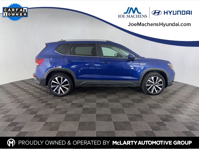 2023 Volkswagen Taos SE photo 4