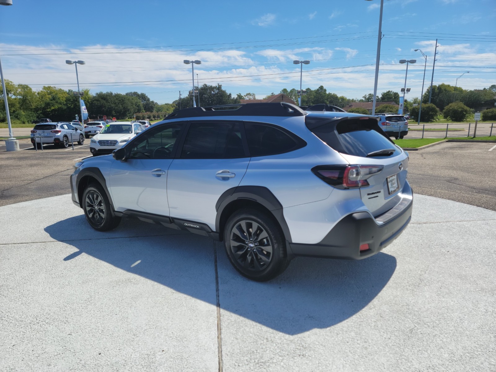 2025 Subaru Outback Onyx Edition XT photo 3