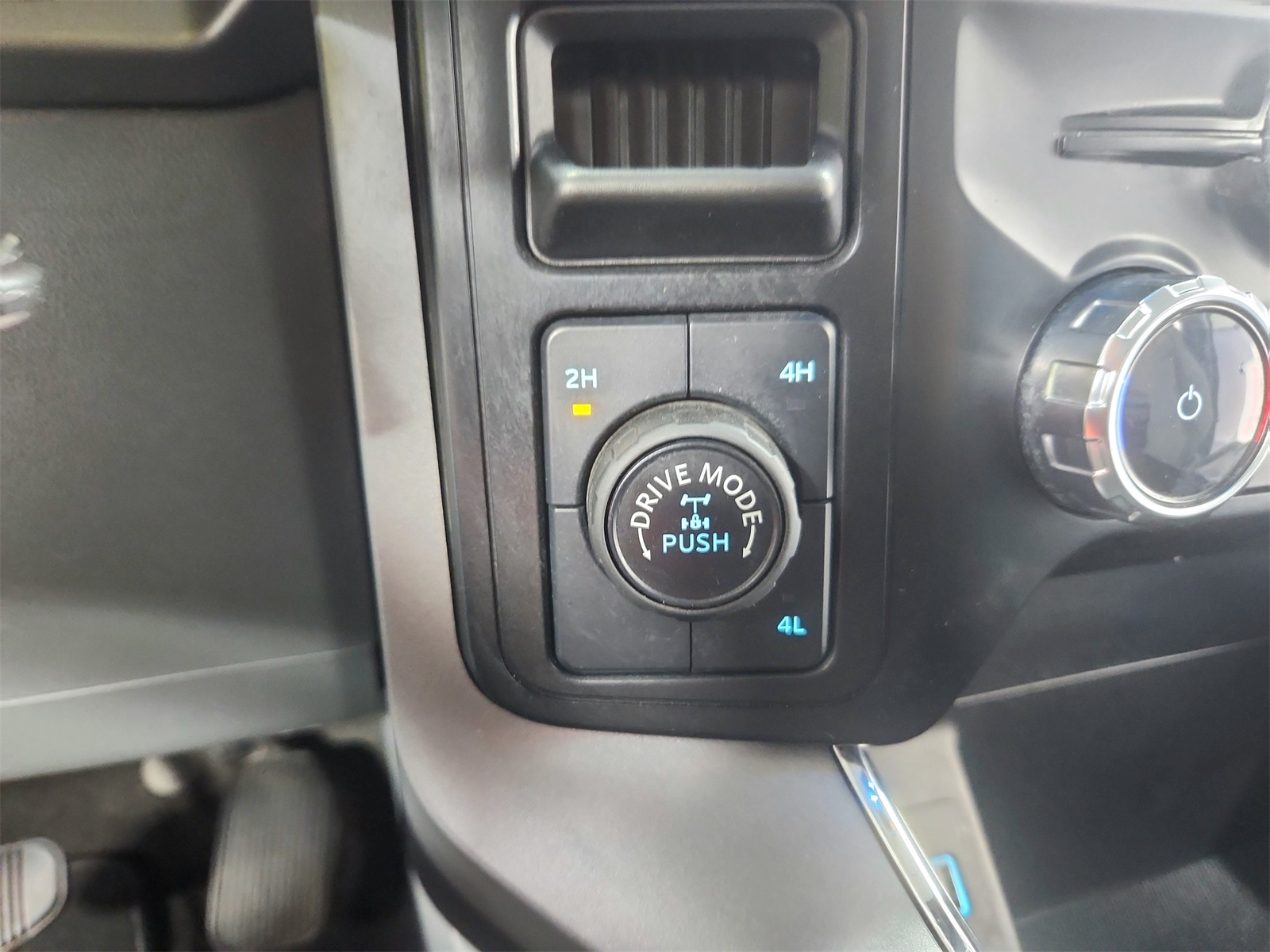 2024 Ford F-150 XLT photo 21