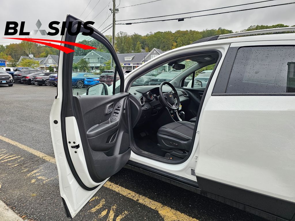 2022 Chevrolet Trax LT photo 7