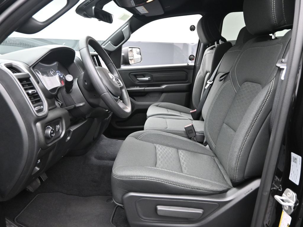 2025 Ram 1500 Tradesman photo 11