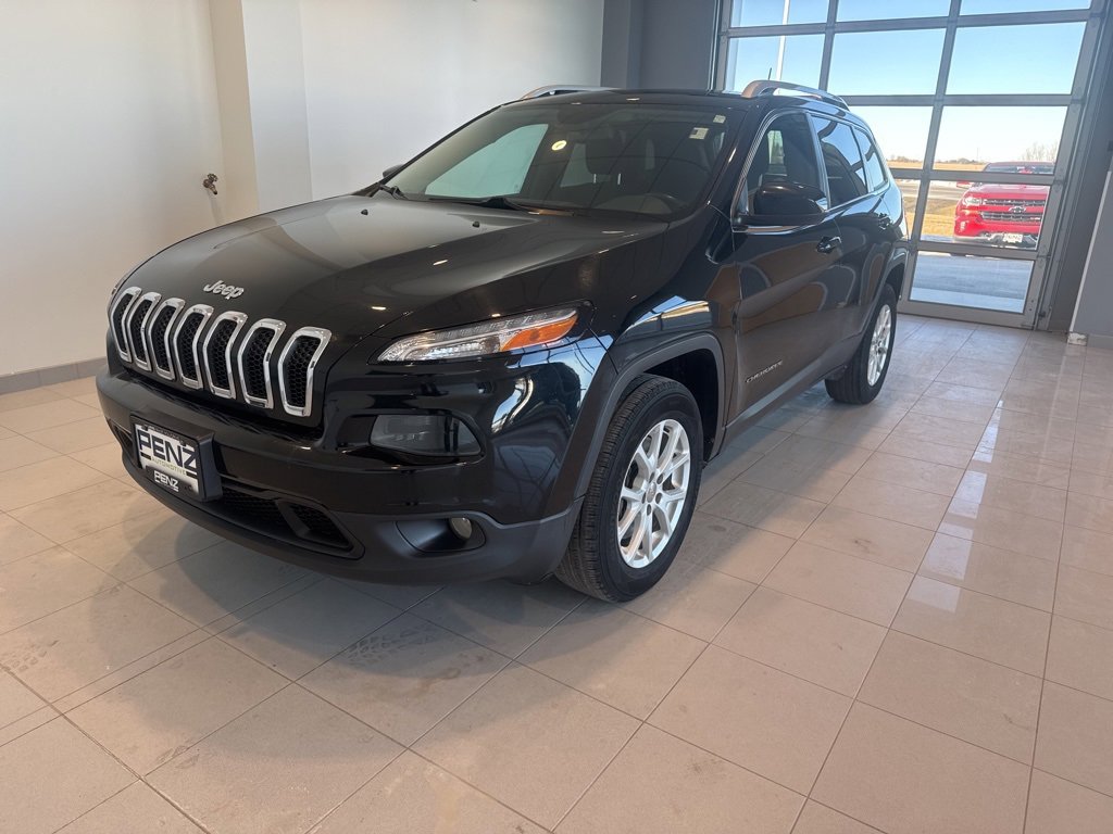 Used 2017 Jeep Cherokee Latitude with VIN 1C4PJMCB1HW557248 for sale in Rochester, Minnesota