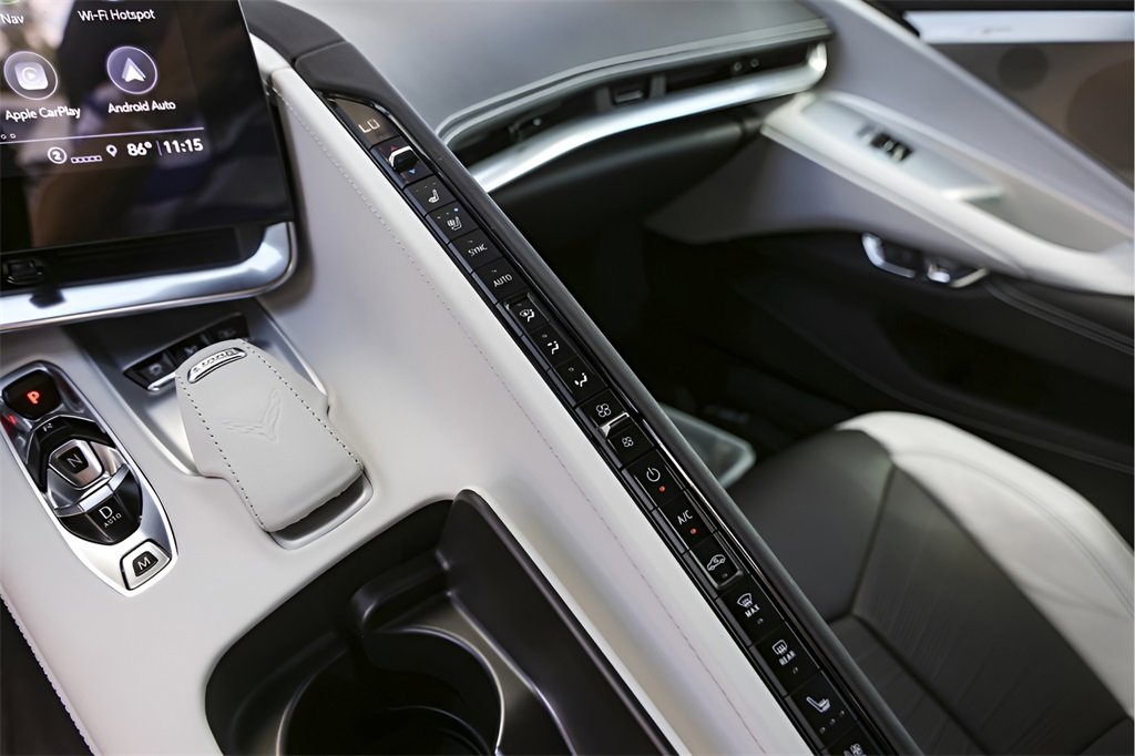 2021 Chevrolet Corvette Stingray 2LT photo 17