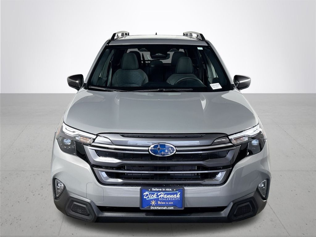 2025 Subaru Forester Premium photo 3