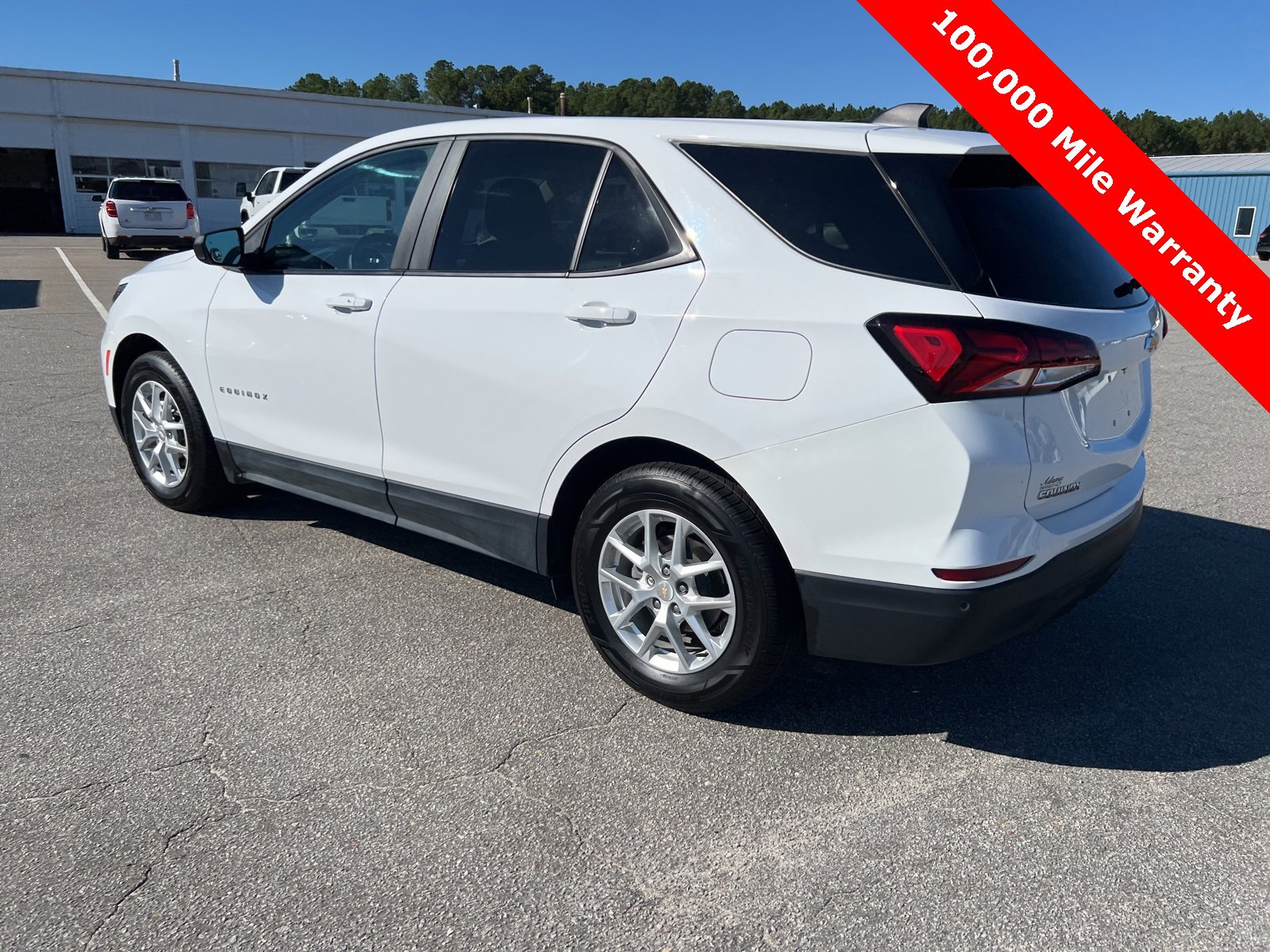 2023 Chevrolet Equinox LS photo 3