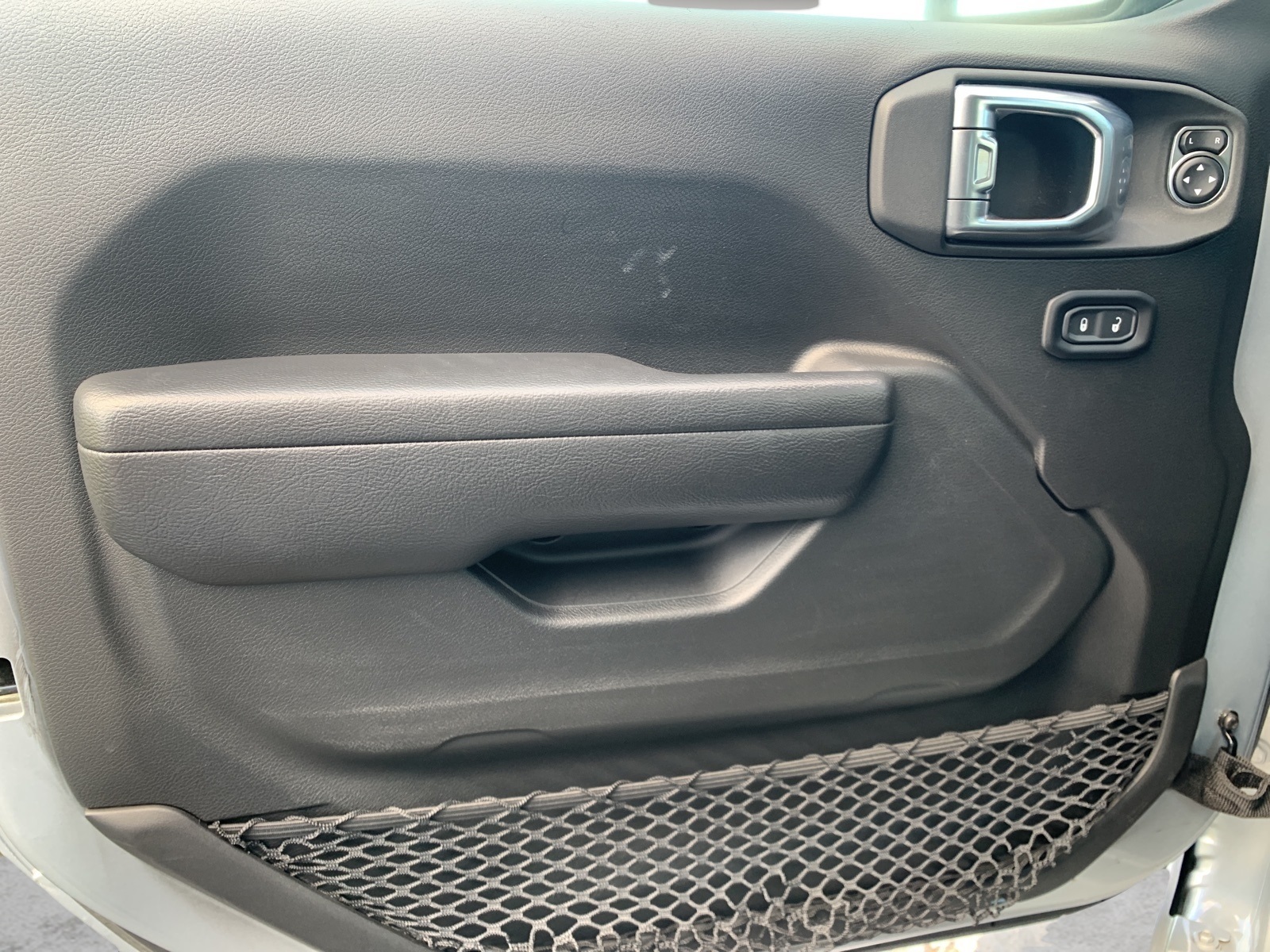 2023 Jeep Gladiator Sport S photo 26