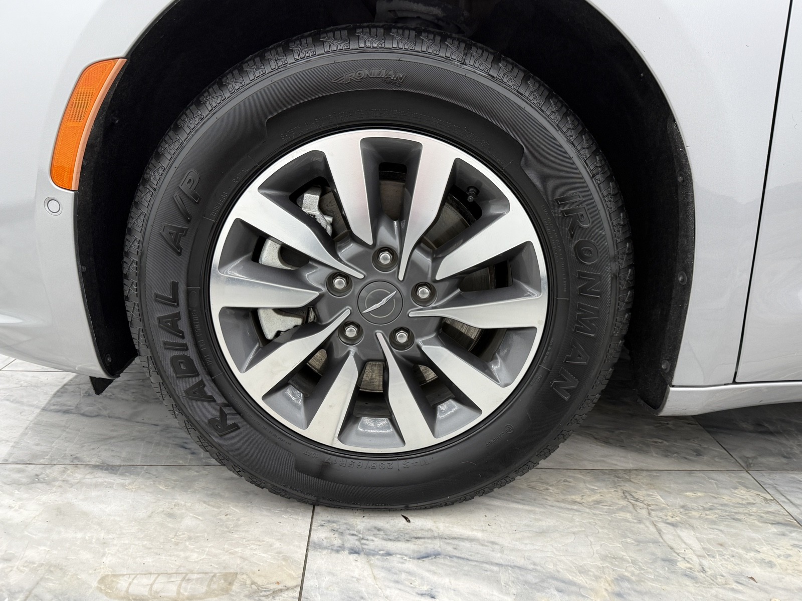 2021 Chrysler Pacifica Hybrid Touring L photo 14