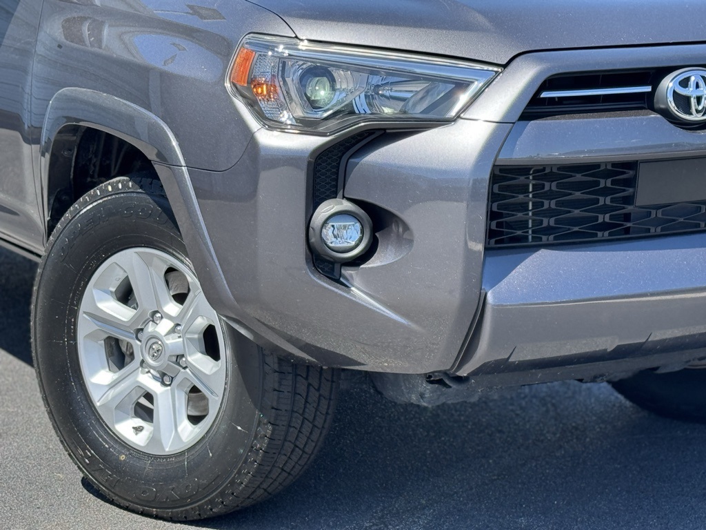 2023 Toyota 4Runner SR5 photo 2