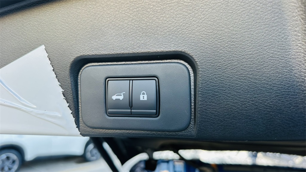2026 Nissan Rogue SV photo 28