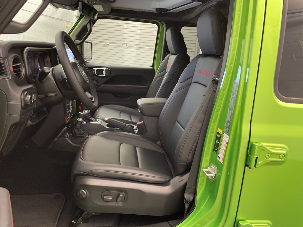 2025 Jeep Wrangler Rubicon photo 13