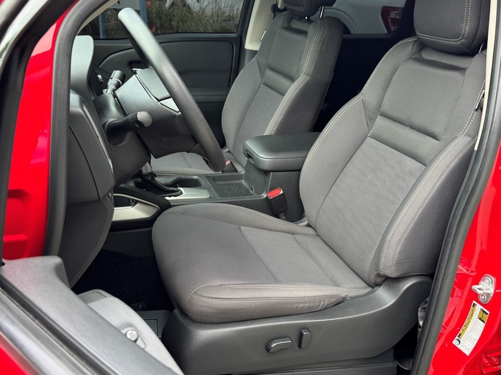 2022 Nissan Frontier SV photo 9