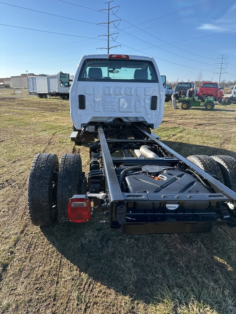 2024 Chevrolet Silverado 5500HD Work Truck photo 4