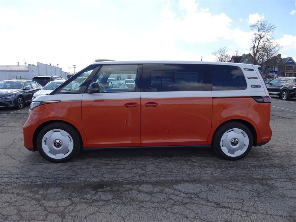 2025 Volkswagen ID. Buzz photo 2