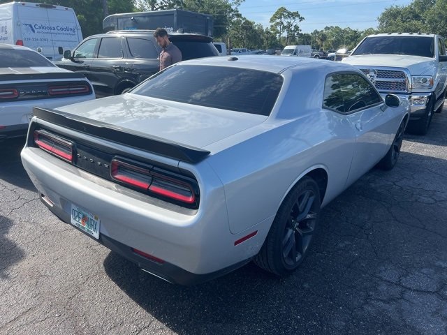 2022 Dodge Challenger SXT photo 3
