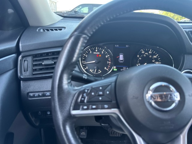 Used 2020 Brilliant Silver Metallic Nissan SV image 39