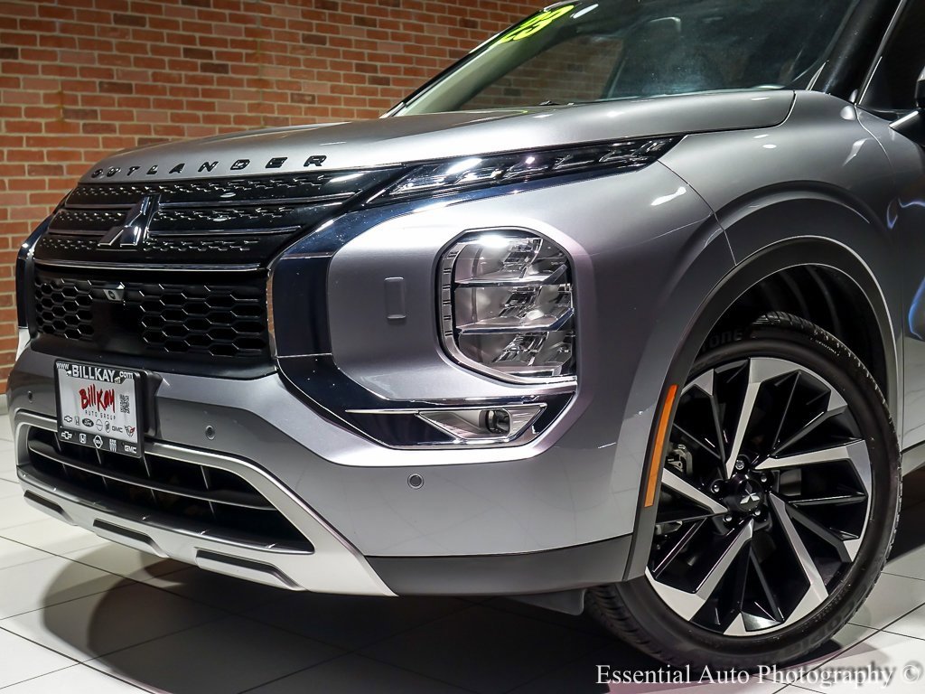 2023 MITSUBISHI OUTLANDER - Image 3