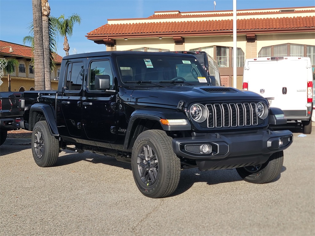 2026 Jeep Gladiator Sport S's photo