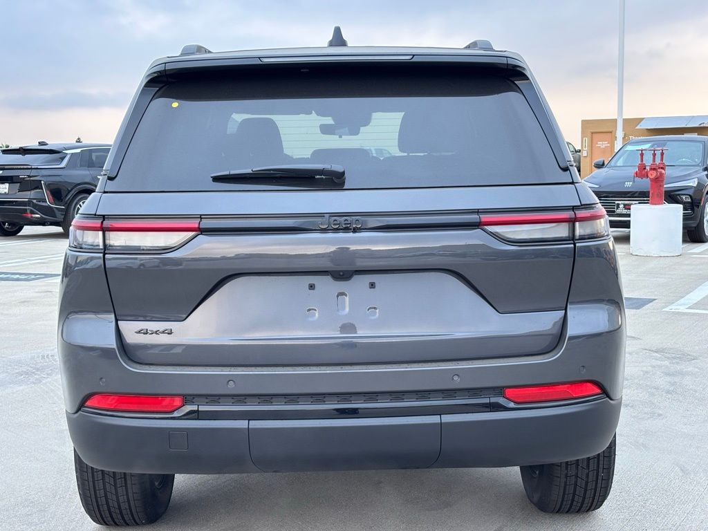 2025 Jeep Grand Cherokee Altitude X photo 4