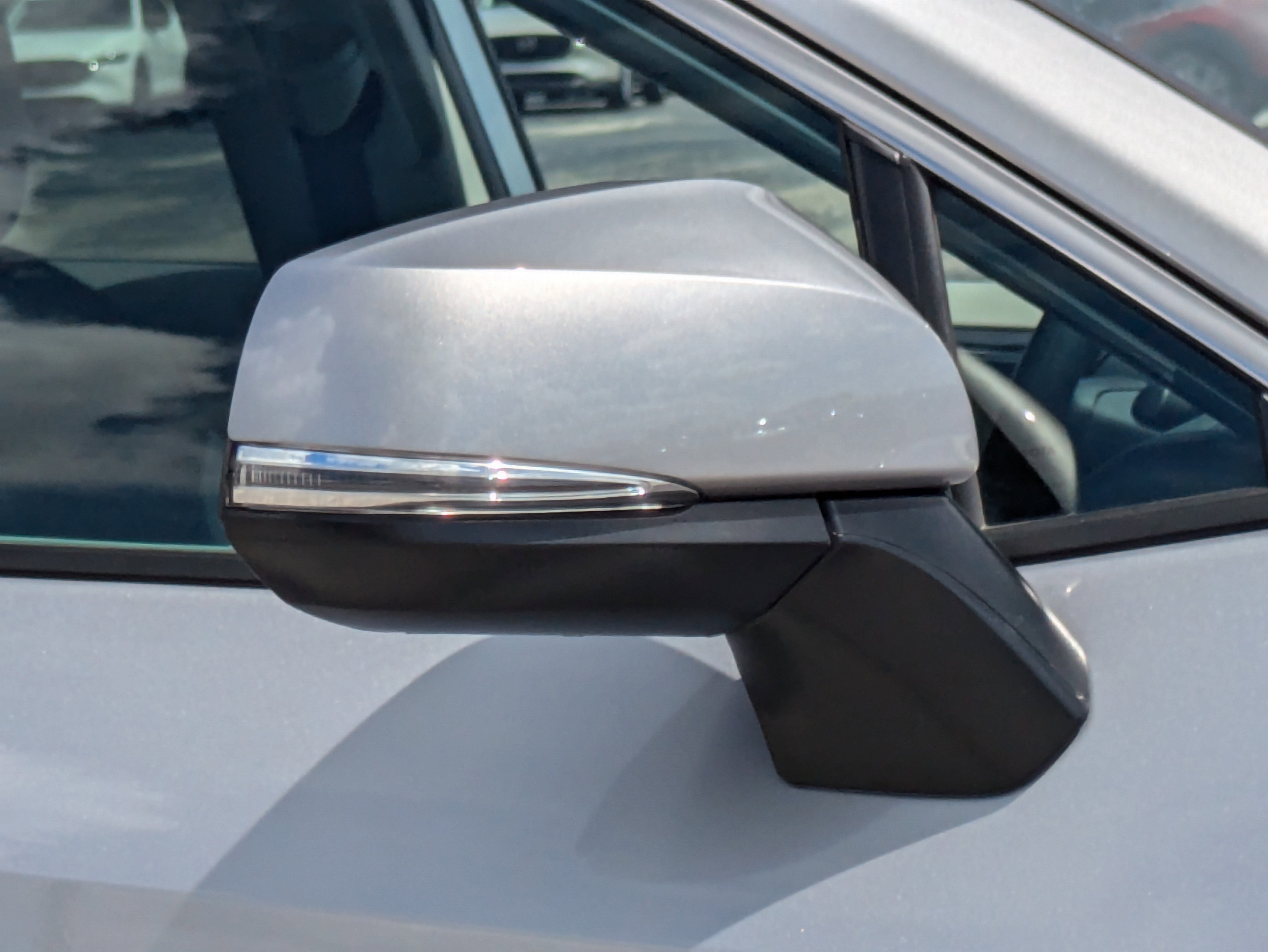 2024 Toyota RAV4 Hybrid XLE photo 2