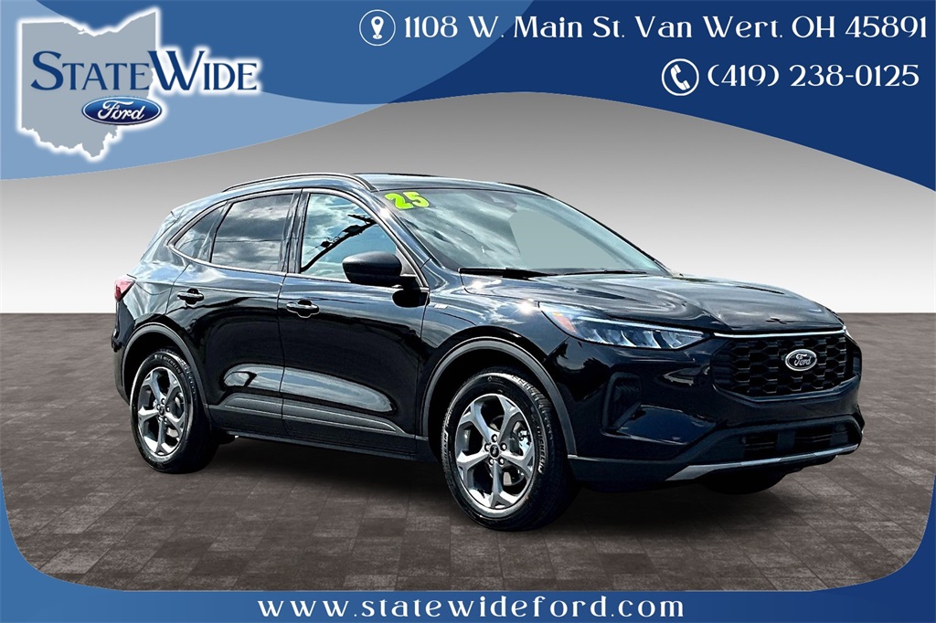 2025 Ford Escape ST-Line's photo