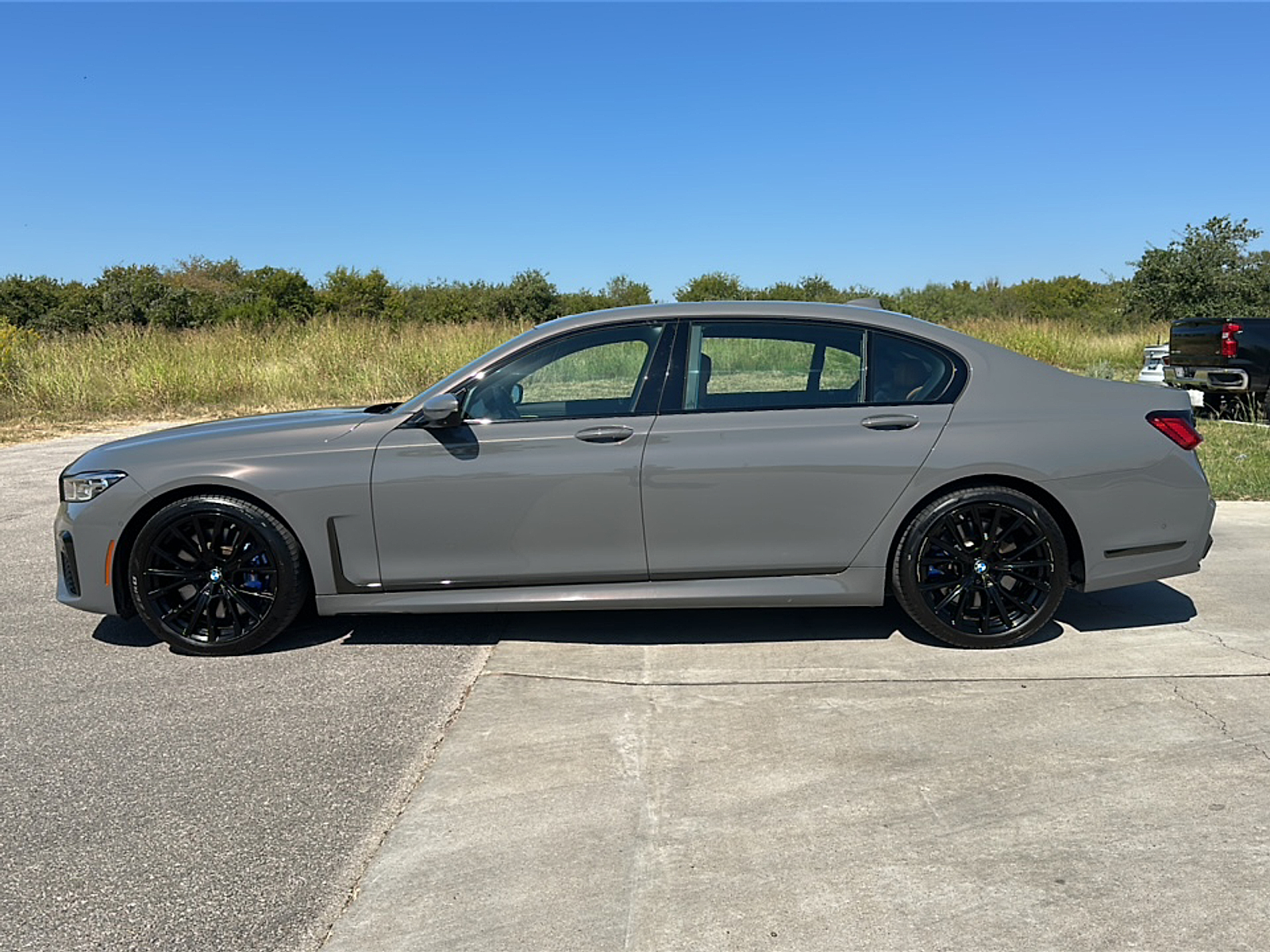 2022 Bmw 740i photo 3