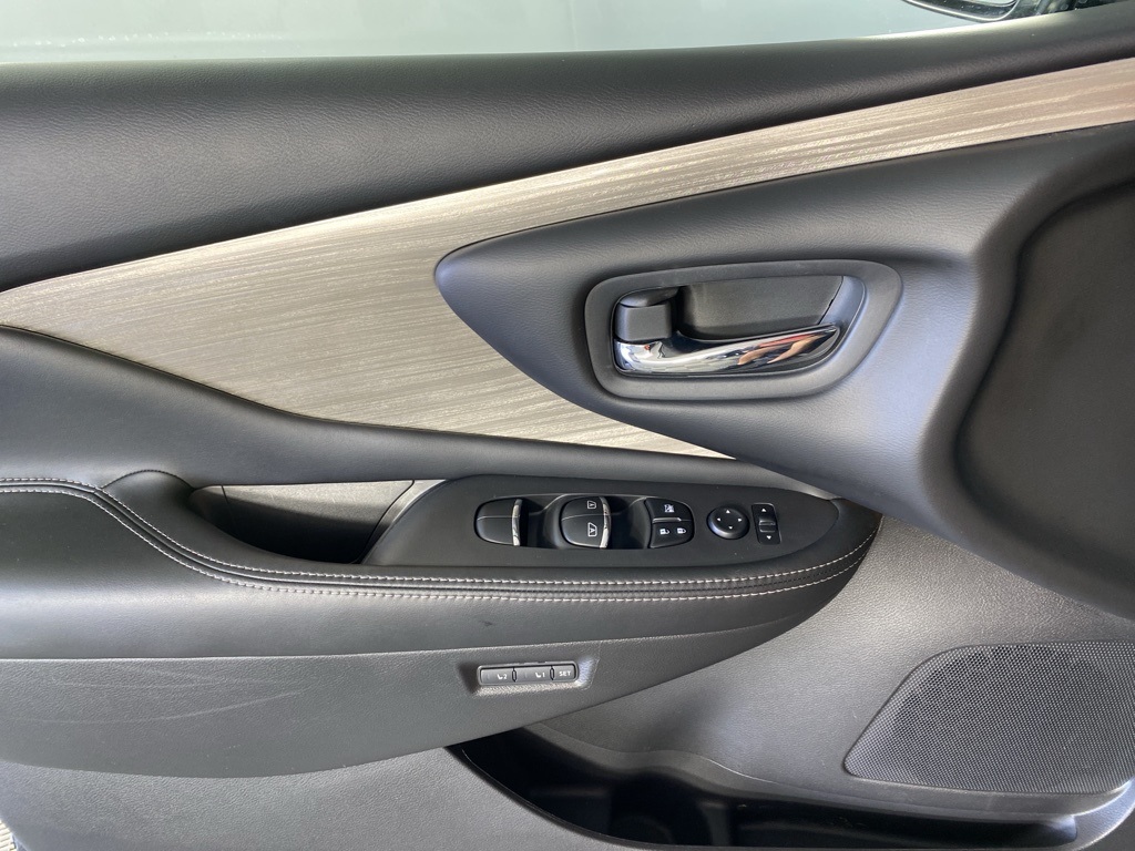 2017 Nissan Murano SL photo 9
