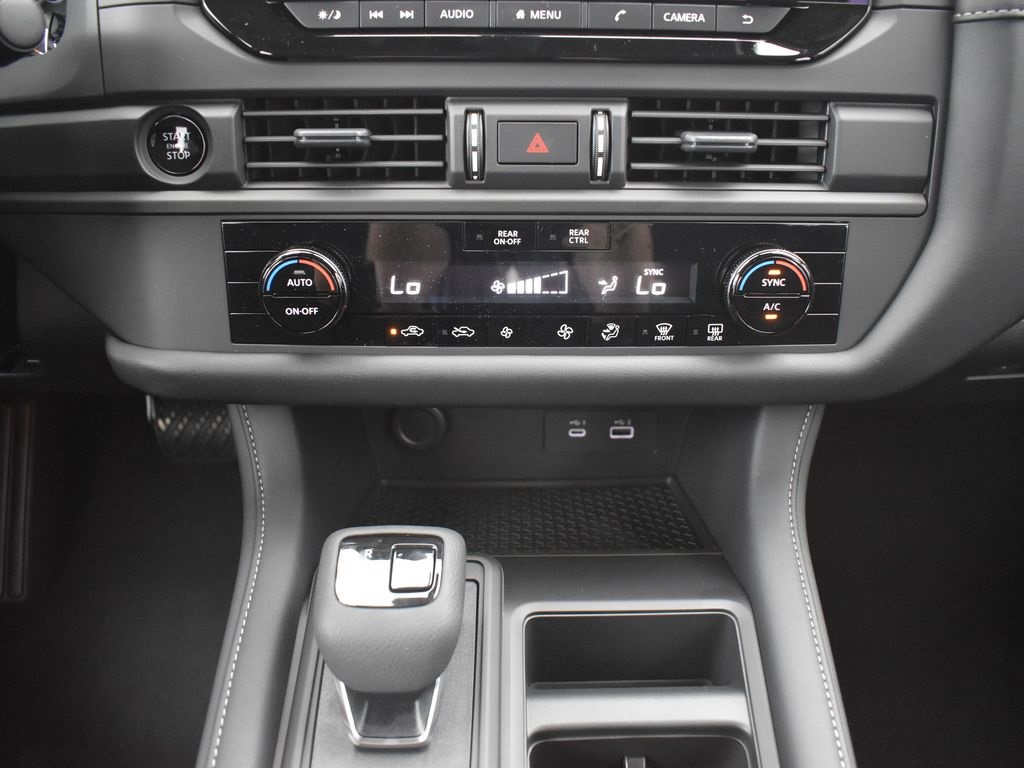 2025 Nissan Pathfinder S photo 11