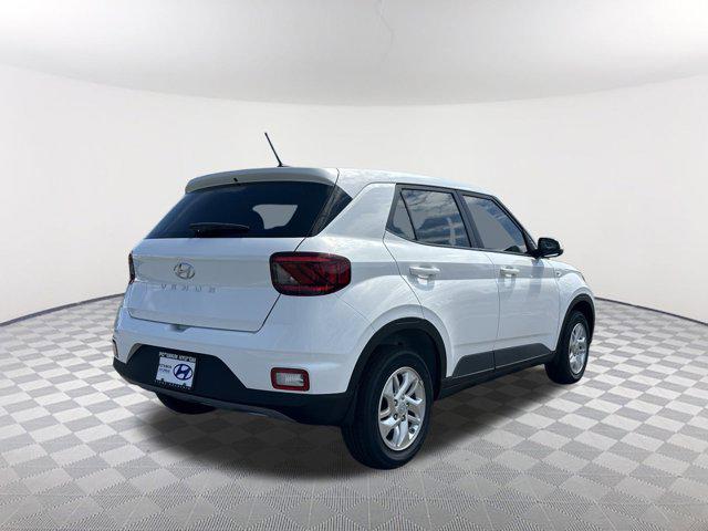 2025 Hyundai Venue SE photo 5