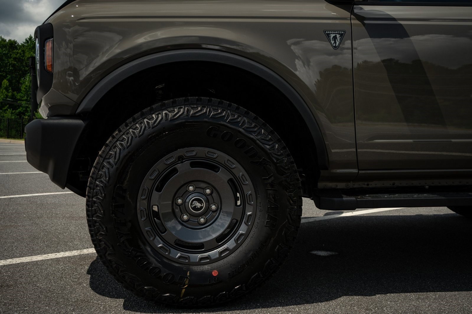 2025 Ford Bronco Base photo 3