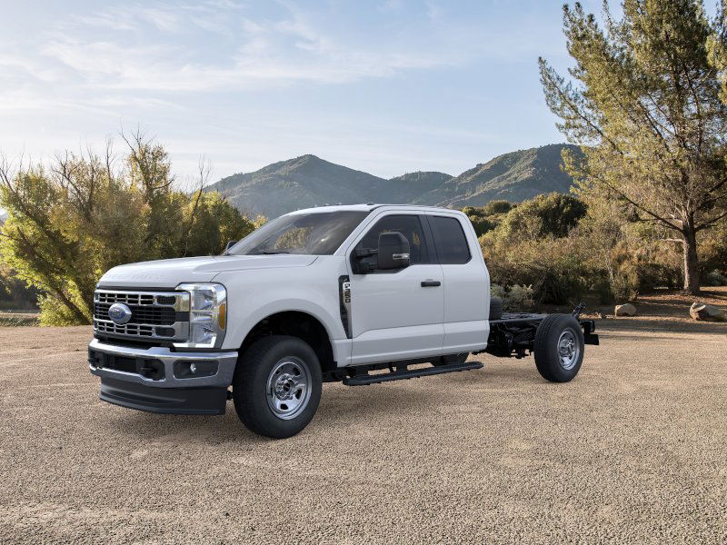 2026 Ford F-350 Super Duty Chassis Cab XL's photo