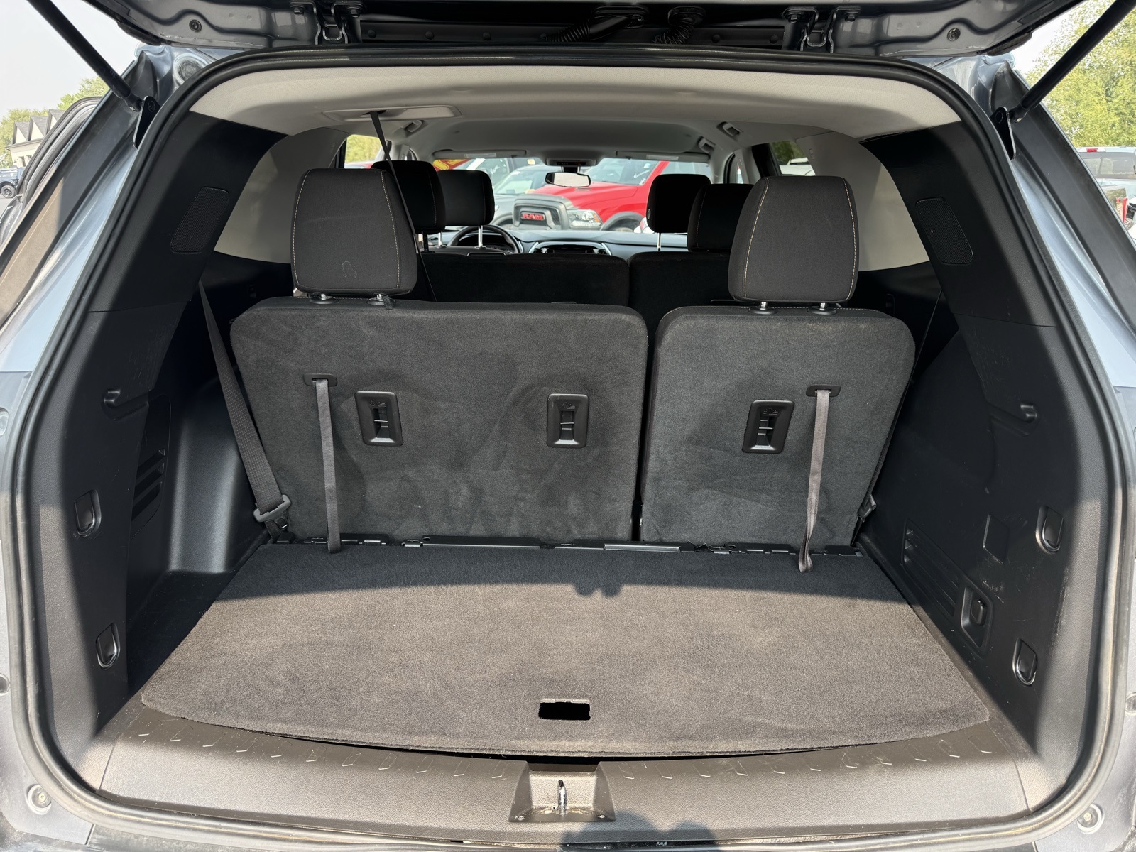 2021 Chevrolet Traverse LS photo 24