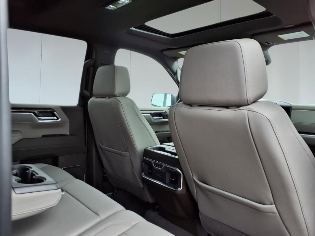 2025 Chevrolet Silverado 1500 LTZ photo 23