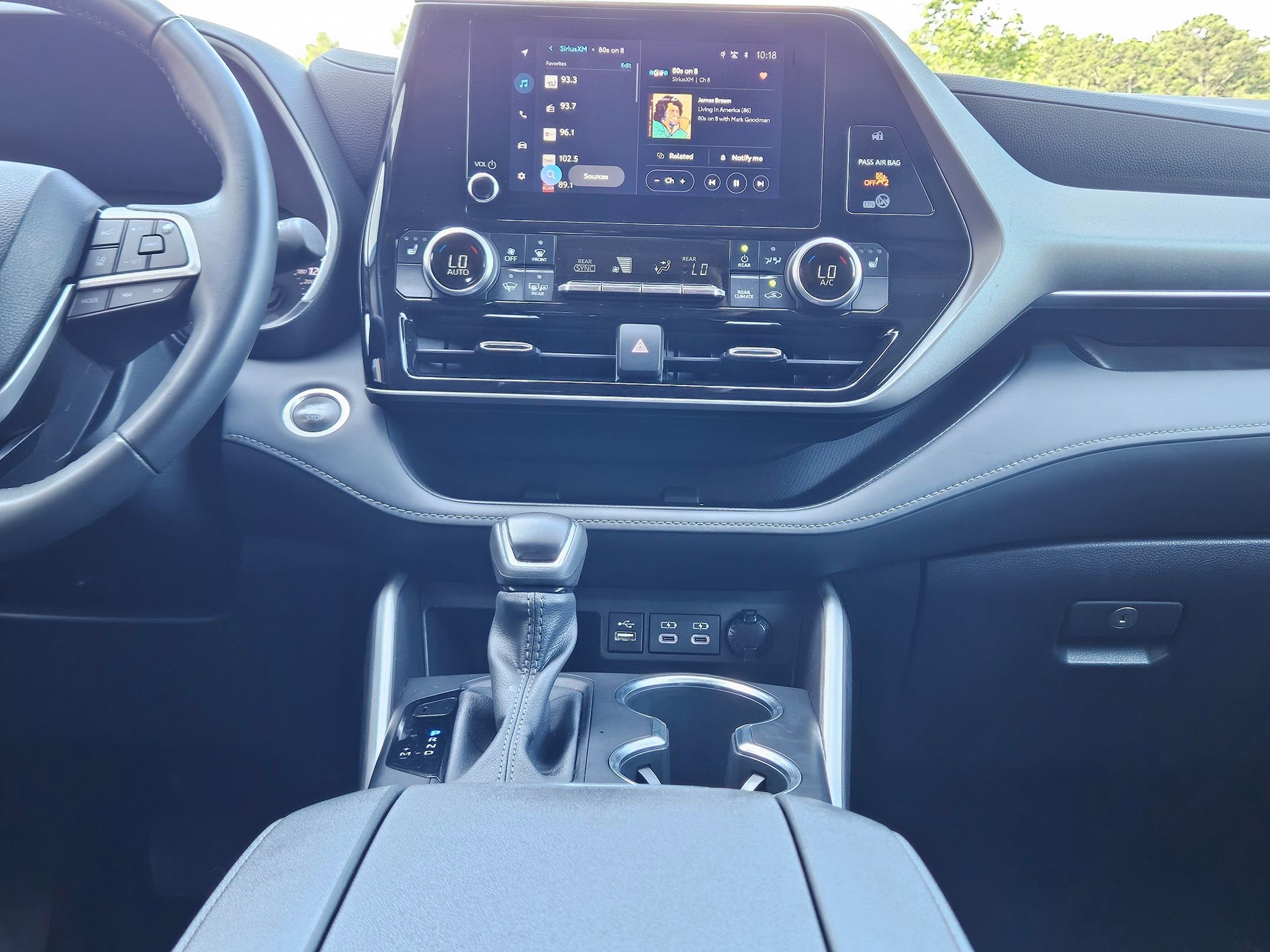 2024 Toyota Highlander XLE photo 10