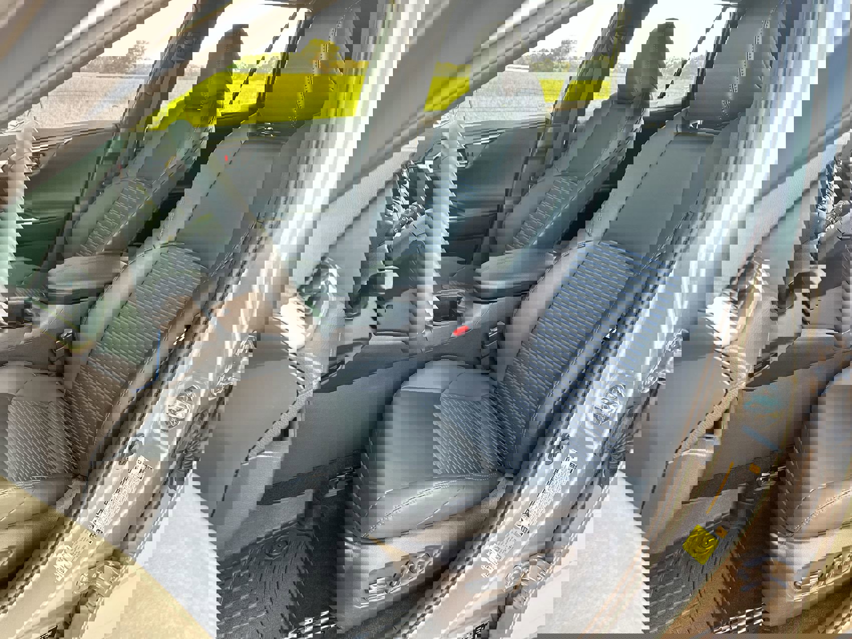 2023 Toyota RAV4 Hybrid XSE photo 11