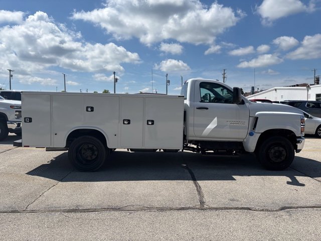2024 Chevrolet Silverado 5500HD Work Truck photo 4