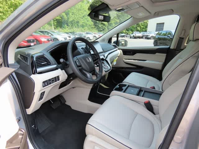 2025 Honda Odyssey Touring photo 2