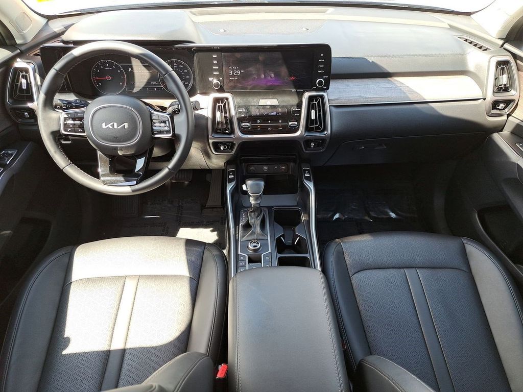 2023 Kia Sorento EX photo 15