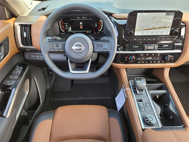 2025 Nissan Pathfinder Platinum photo 16