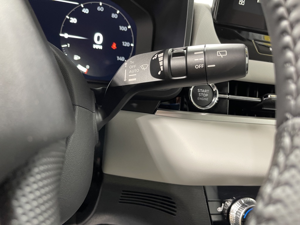2025 Mitsubishi Outlander SE photo 12
