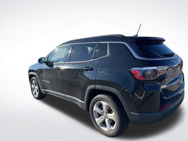 2021 Jeep Compass Latitude photo 2