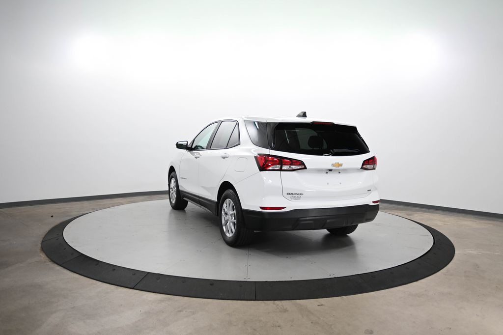 2022 Chevrolet Equinox LS photo 6
