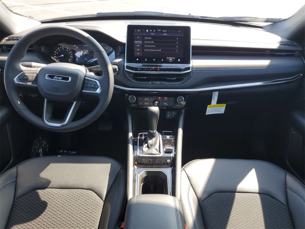 2025 Jeep Compass Latitude photo 10