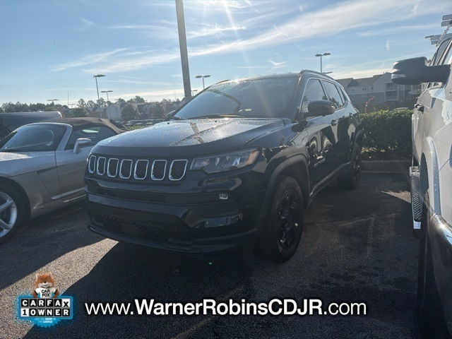 2023 Jeep Compass North Edition Latitude photo 2