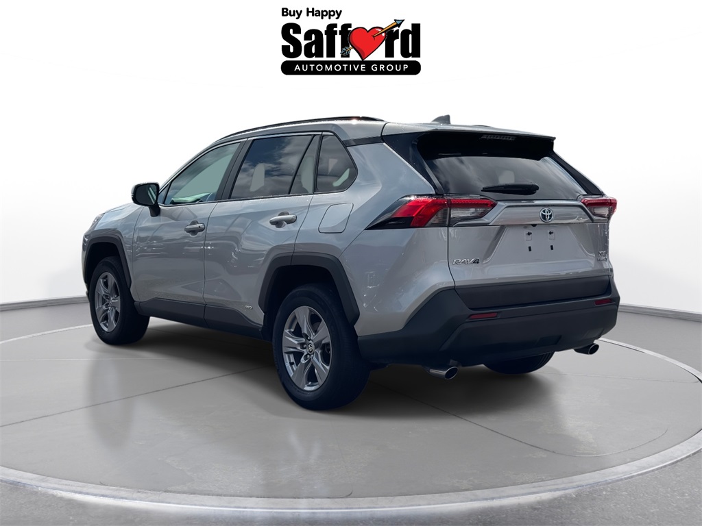 2022 Toyota RAV4 Hybrid XLE photo 2
