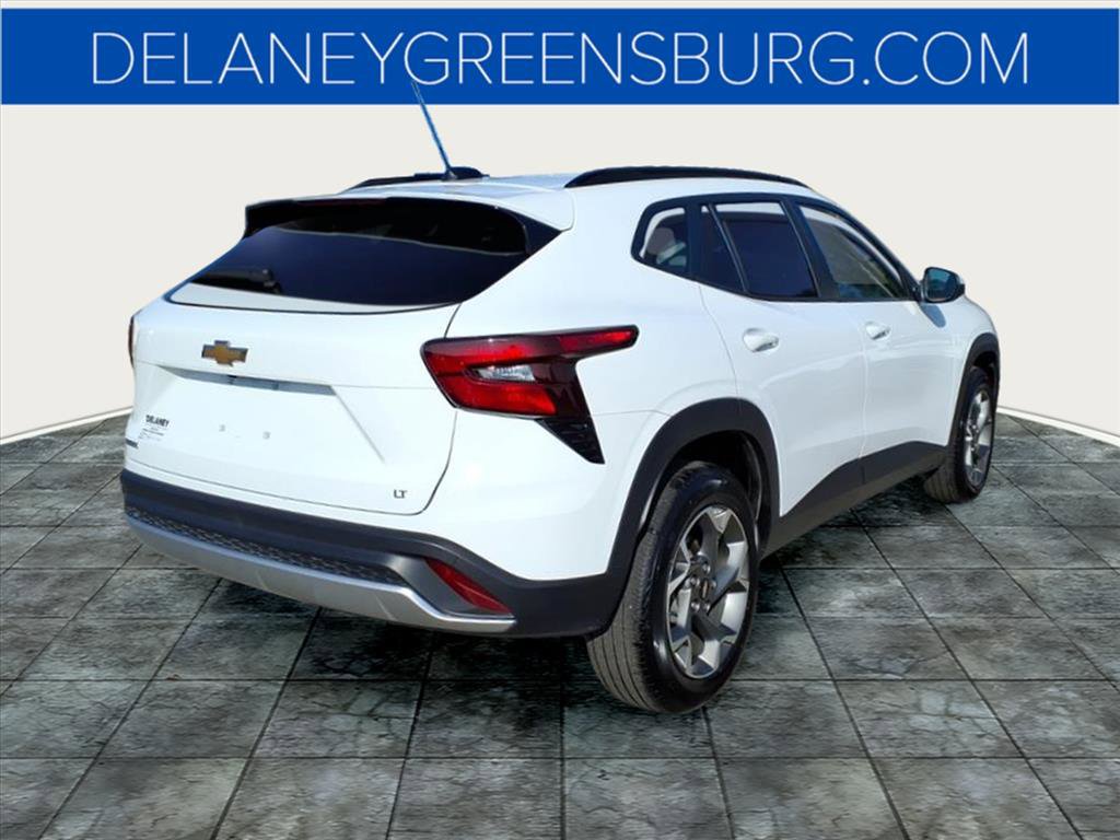 2025 Chevrolet Trax LT photo 3