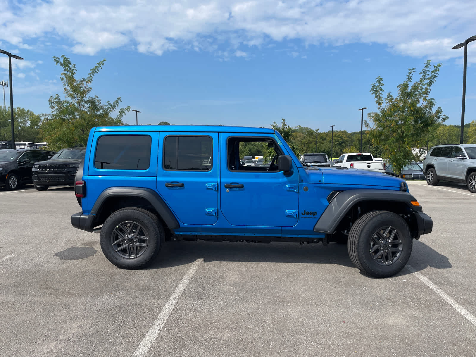 2025 Jeep Wrangler Sport S photo 10