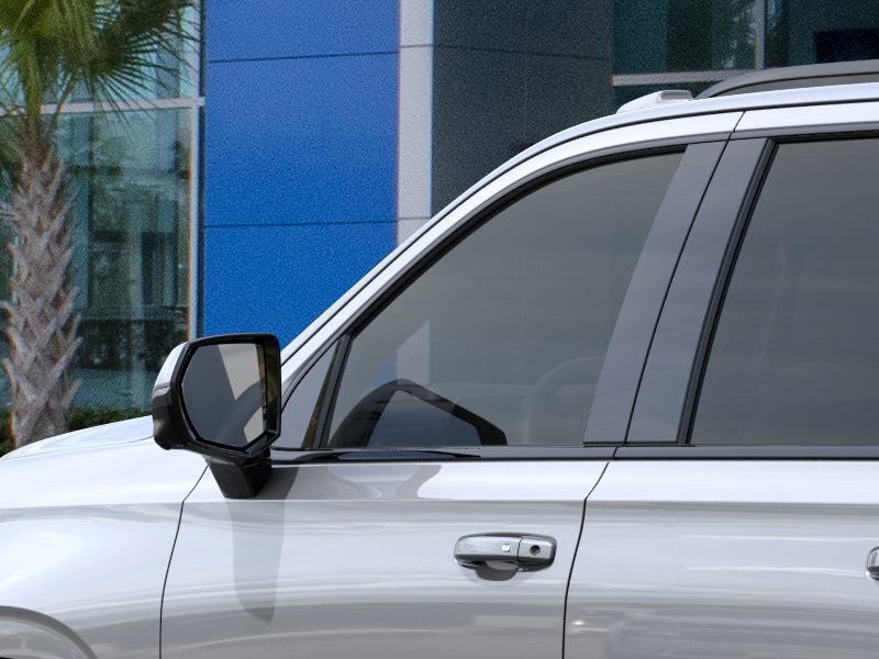 2025 Chevrolet Suburban RST photo 9