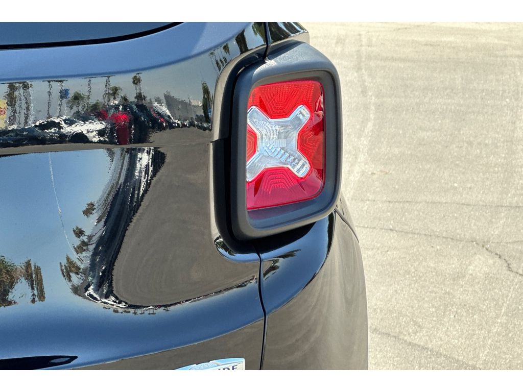 2022 Jeep Renegade Latitude photo 41